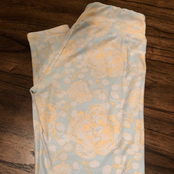 Lularoe OS Leggings - Picture 2 of 3